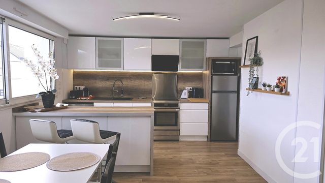 Afficher la photo en grand Appartement F3 à vendre - 3 pièces - 67.54 m2 - PLOEMEUR - 56 - BRETAGNE - Century 21 Ploemeur Immobilier