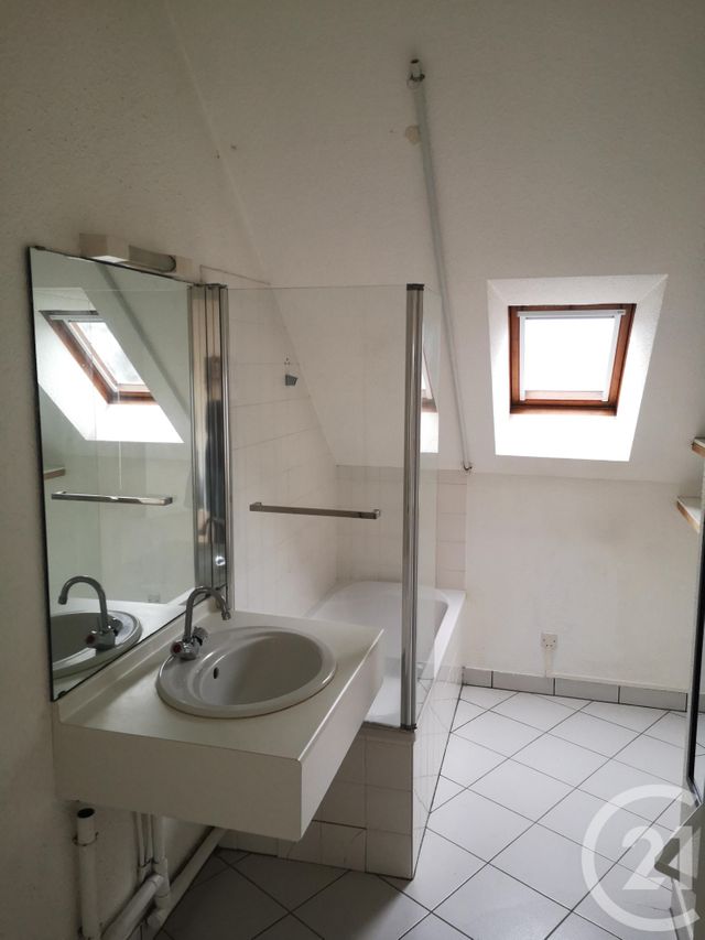 Appartement T2 à louer - 2 pièces - 32.92 m2 - GUIDEL - 56 - BRETAGNE - Century 21 Ploemeur Immobilier
