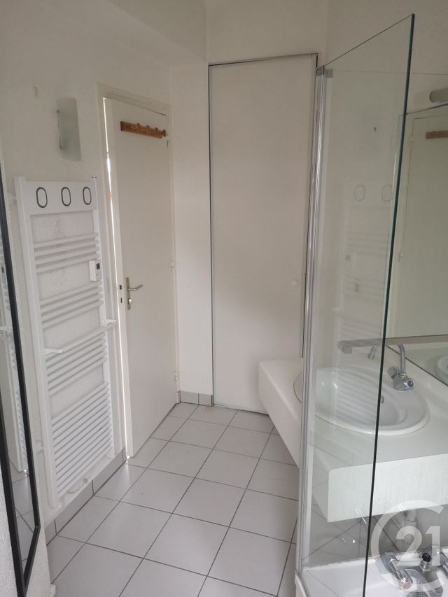 Appartement T2 à louer - 2 pièces - 32.92 m2 - GUIDEL - 56 - BRETAGNE - Century 21 Ploemeur Immobilier