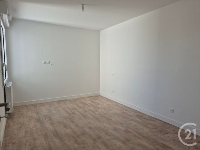 Appartement T3 à louer - 3 pièces - 70.5 m2 - PLOEMEUR - 56 - BRETAGNE - Century 21 Ploemeur Immobilier