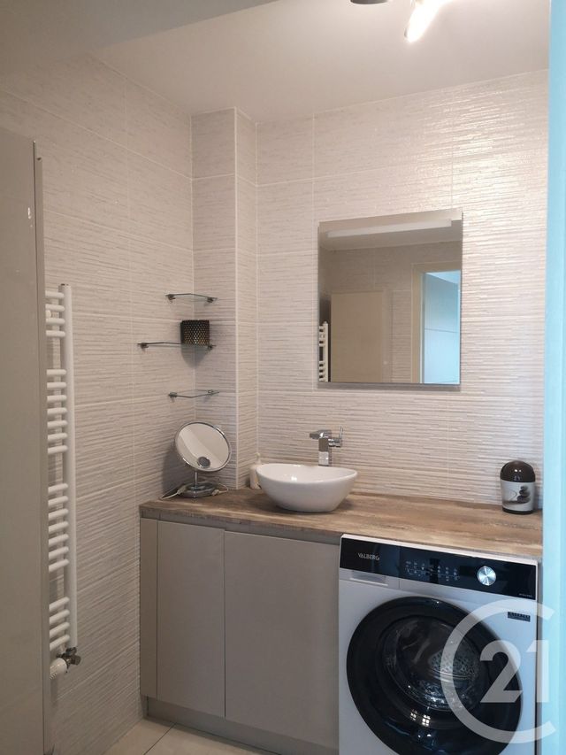 Appartement T2 à louer - 3 pièces - 67.44 m2 - PLOEMEUR - 56 - BRETAGNE - Century 21 Ploemeur Immobilier