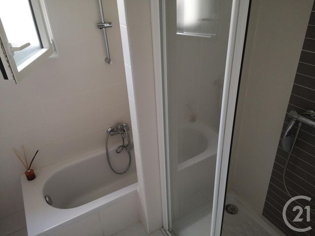 Appartement T4 à louer - 3 pièces - 74.17 m2 - PLOEMEUR - 56 - BRETAGNE - Century 21 Ploemeur Immobilier