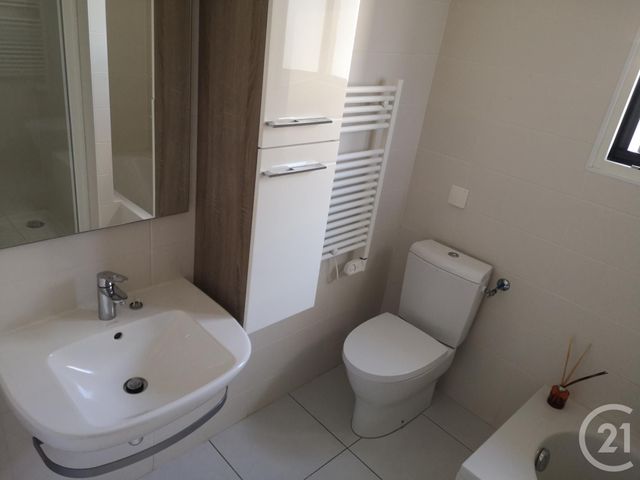 Appartement T4 à louer - 3 pièces - 74.17 m2 - PLOEMEUR - 56 - BRETAGNE - Century 21 Ploemeur Immobilier