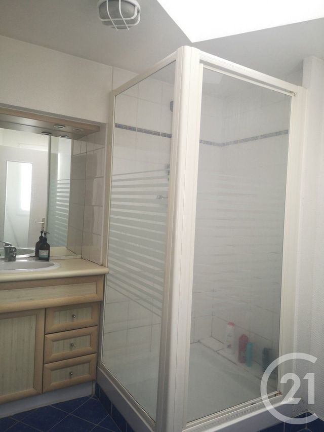 Appartement T2 à louer - 2 pièces - 35.5 m2 - PLOEMEUR - 56 - BRETAGNE - Century 21 Ploemeur Immobilier
