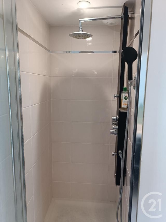 Appartement T3 à louer - 3 pièces - 46.0 m2 - LARMOR PLAGE - 56 - BRETAGNE - Century 21 Ploemeur Immobilier