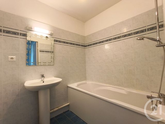 Appartement T3 à louer - 3 pièces - 66.24 m2 - PLOEMEUR - 56 - BRETAGNE - Century 21 Ploemeur Immobilier
