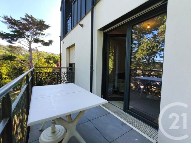 Appartement T2 à louer - 2 pièces - 43.7 m2 - PLOEMEUR - 56 - BRETAGNE - Century 21 Ploemeur Immobilier